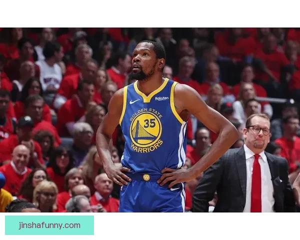 小卡手腕带伤征战猛龙全场坚持展现顽强斗志